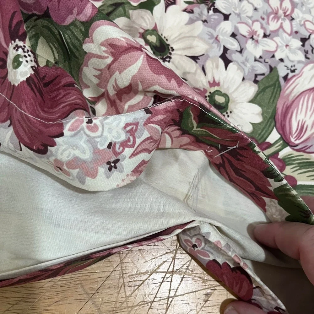 Vtg Floral Bouquet Window Valance Plum Mauve Cream Cottagecore 54x21 Traditional